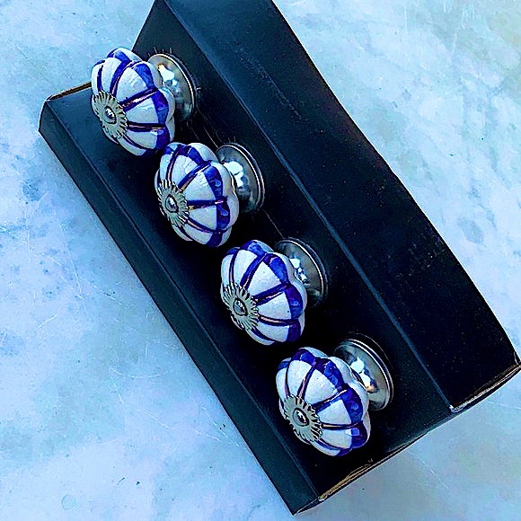INSTANT FURNITURE UPDATE KNOBS PULLS NAVY WHITE GOLD SET OF 4 PORCELAIN NEW - Picture 6 of 8